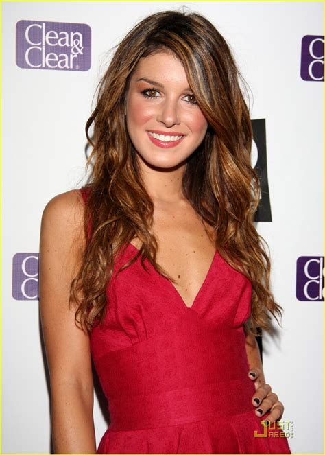 shenae grimes hot